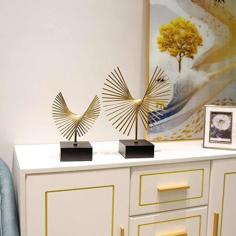 Modern Abstract Geometric Golden Metal Art Sculpture Ornamental Desktop Statue For Living Room Coffee Table Dining Room Nordic Style Interior Decoration