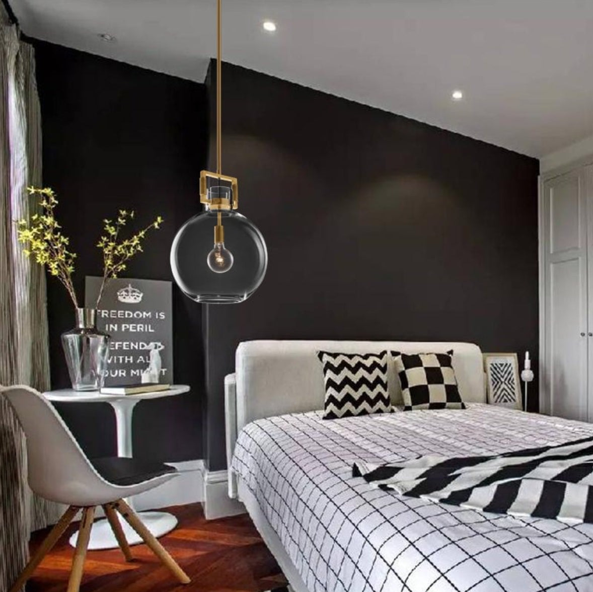 Elliot Farmhouse Clear Glass Pendant Light scene4.webp__PID:6be05f7a-3551-44dd-a6dc-bffa0a345088