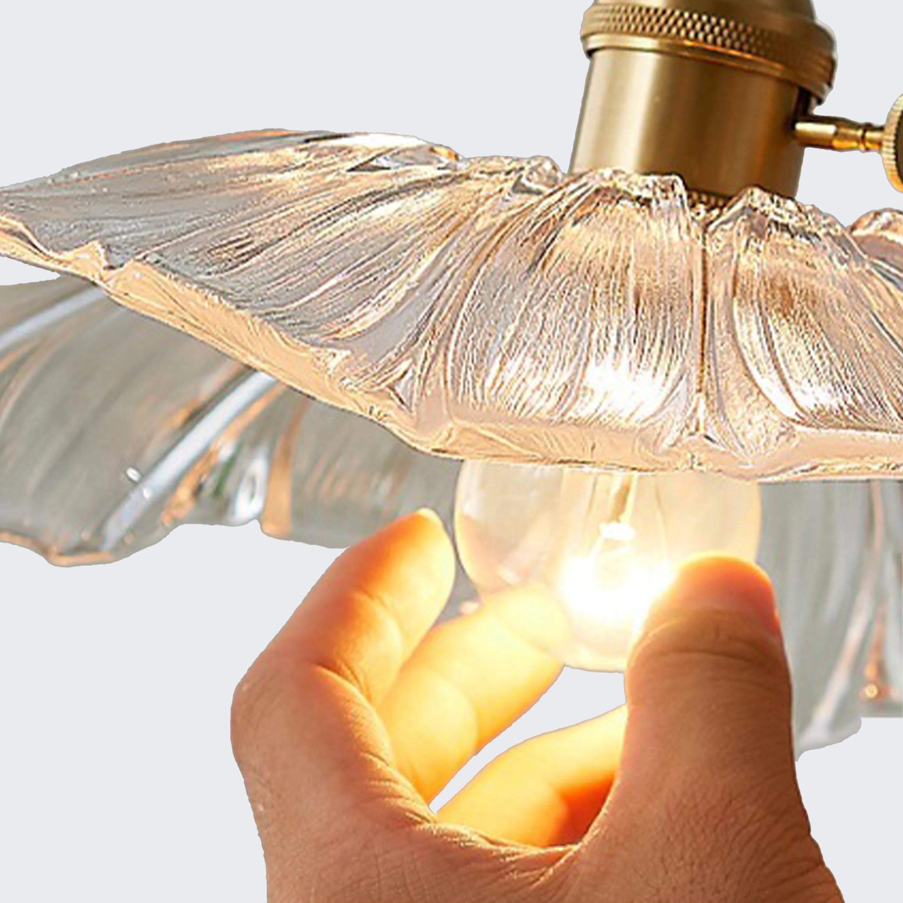 Lotus Retro Glass Pendant Light detail5.webp__PID:dd42c663-409a-4e41-be36-06e15f16eb69