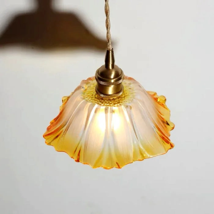 Lotus Retro Glass Pendant Light detail12.webp__PID:417e3606-e15f-46eb-a9f6-ee929112a331